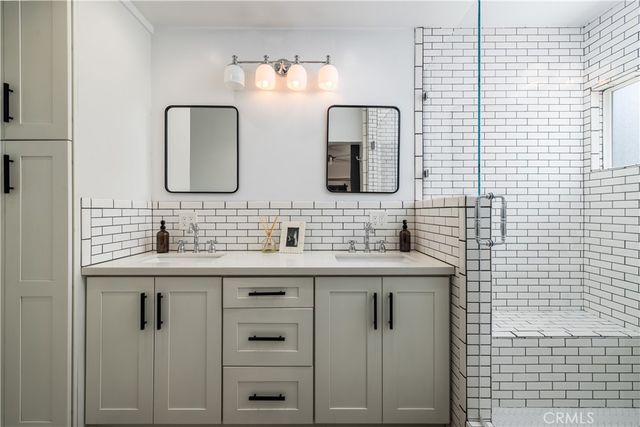 219 Pauline, Costa Mesa, CA 92627
