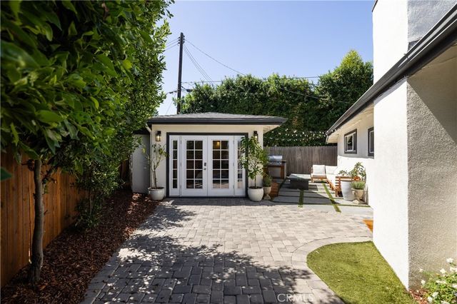 219 Pauline, Costa Mesa, CA 92627