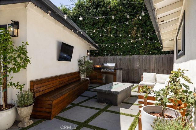 219 Pauline, Costa Mesa, CA 92627
