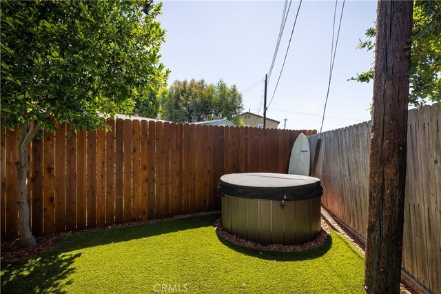 219 Pauline, Costa Mesa, CA 92627
