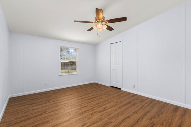 1031 County Road 152, Columbus, TX 78934