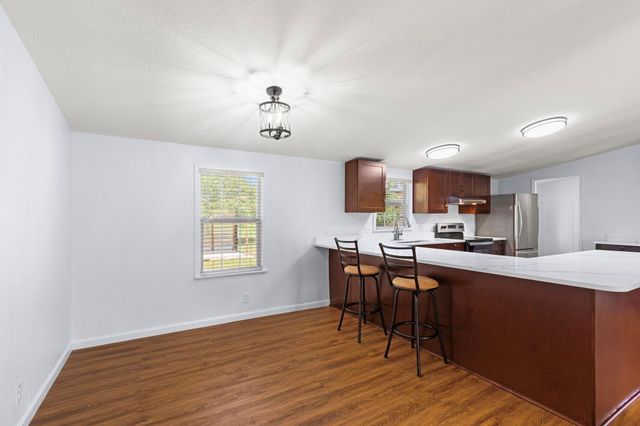 1031 County Road 152, Columbus, TX 78934