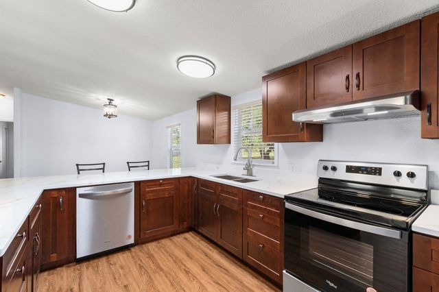 1031 County Road 152, Columbus, TX 78934