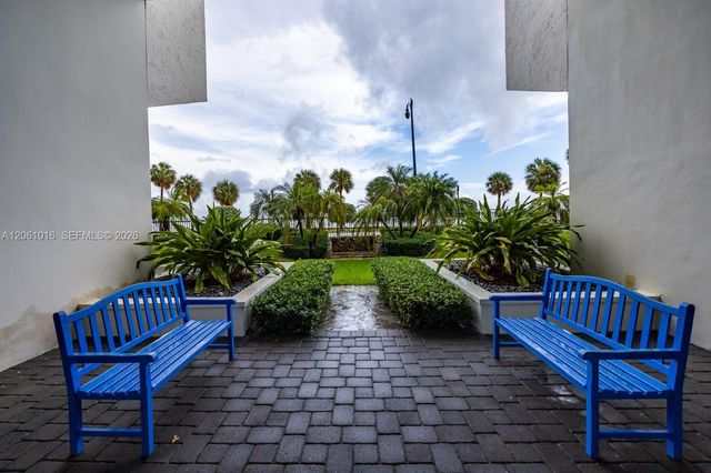 1440 Brickell Bay Dr 401, Miami, FL 33131