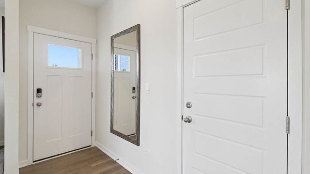 1685 baler Avenue, Aurora, IL 60503