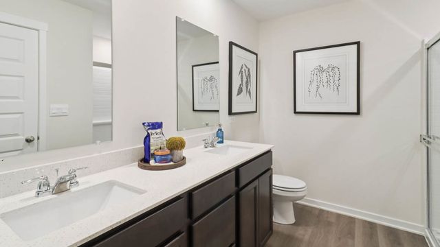 1685 baler Avenue, Aurora, IL 60503