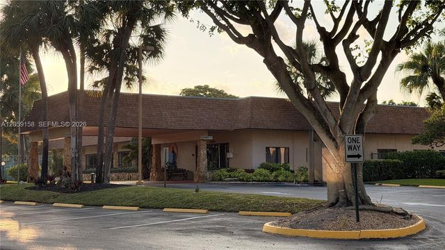 6090 N Sabal Palm Blvd 311, Tamarac, FL 33319