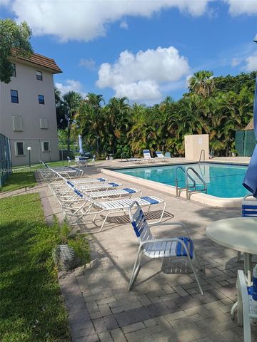 6090 N Sabal Palm Blvd 311, Tamarac, FL 33319