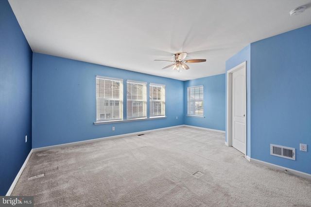 32 HEALEY CT, Bunker Hill, WV 25413