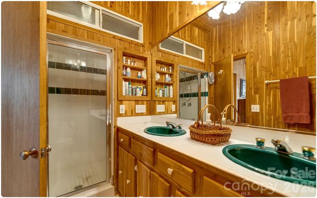 581 Mountain Laurel Drive, Franklin, NC 28734