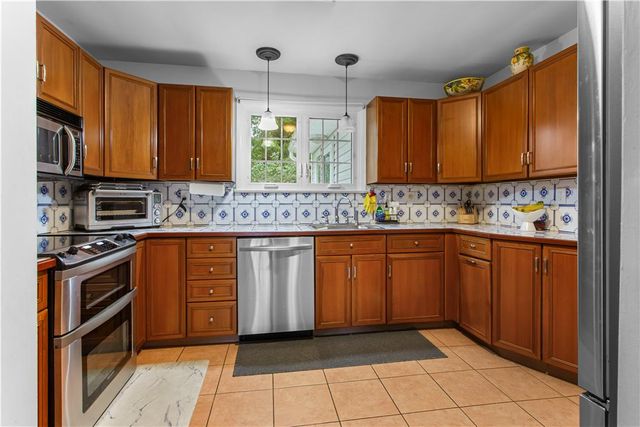 210 Jonathan Drive, Easton, PA 18045