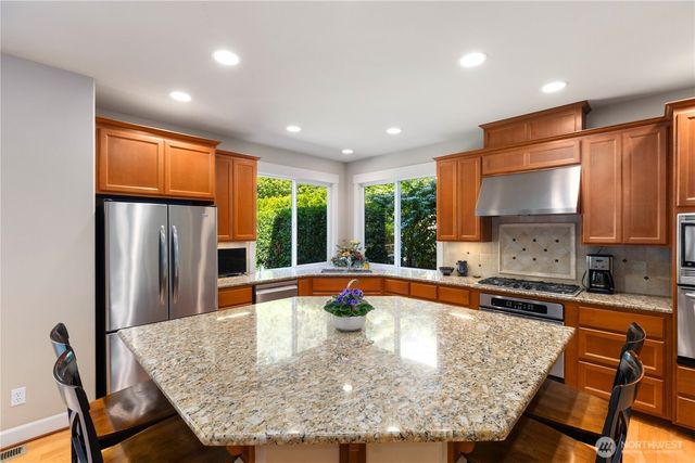 2841 275th Avenue SE, Sammamish, WA 98075