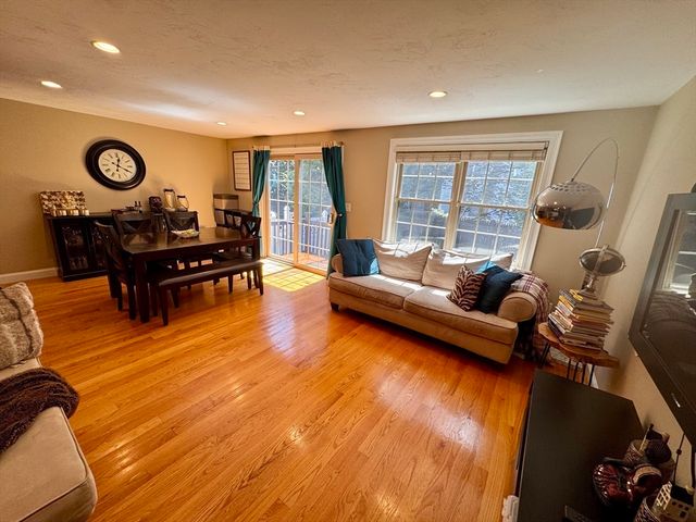 16 Garden Rd 16, Natick, MA 01760