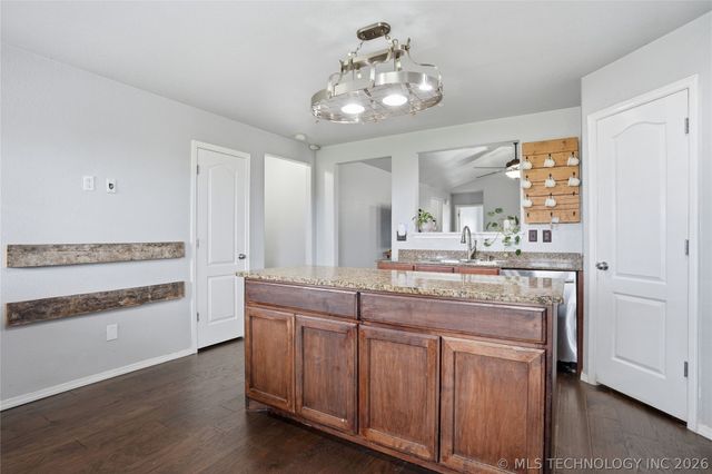 8734 E 160th Place S, Bixby, OK 74008