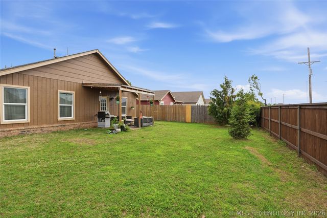 8734 E 160th Place S, Bixby, OK 74008