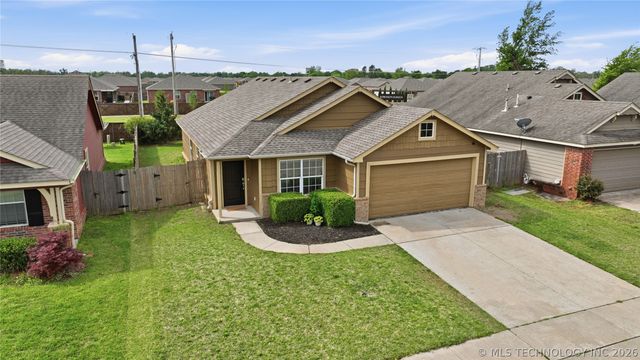 8734 E 160th Place S, Bixby, OK 74008