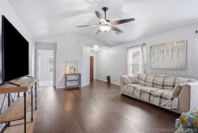 8734 E 160th Place S, Bixby, OK 74008