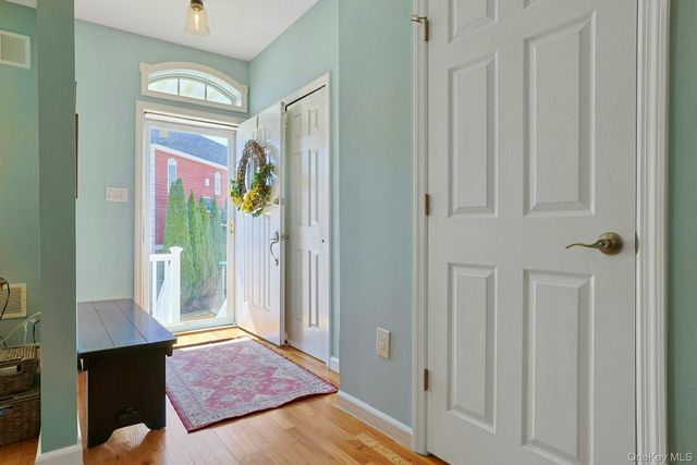 44 Alexander Court, Nanuet, NY 10954