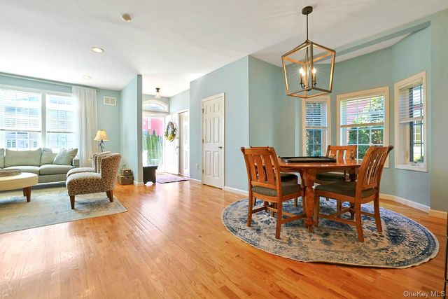 44 Alexander Court, Nanuet, NY 10954