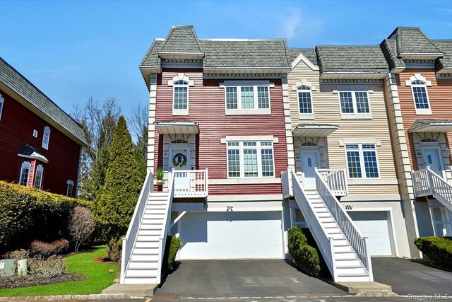 44 Alexander Court, Nanuet, NY 10954