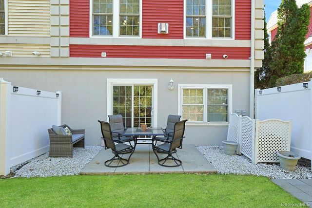 44 Alexander Court, Nanuet, NY 10954