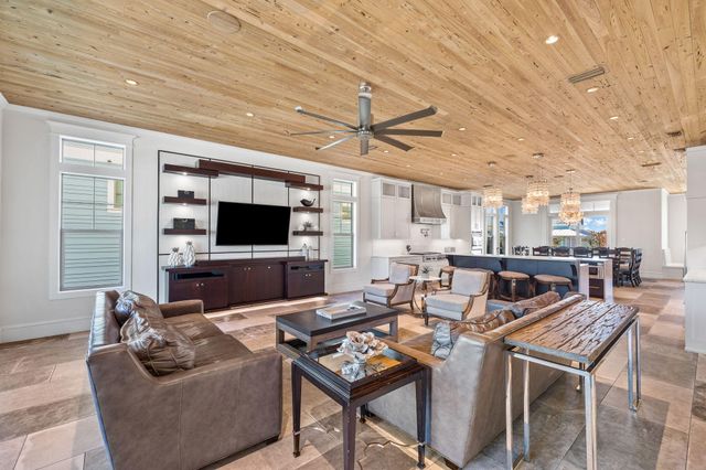 89 Shirah Street, Destin, FL 32541