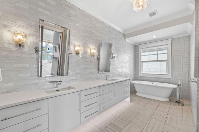 89 Shirah Street, Destin, FL 32541