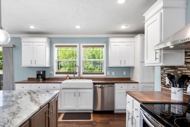 490 Roaming Drive, Chuckey, TN 37641