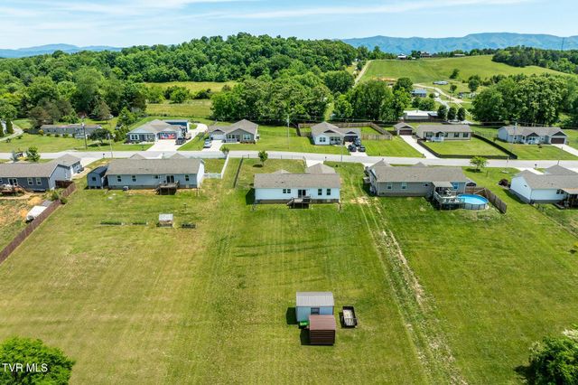 490 Roaming Drive, Chuckey, TN 37641