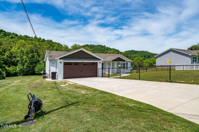 490 Roaming Drive, Chuckey, TN 37641