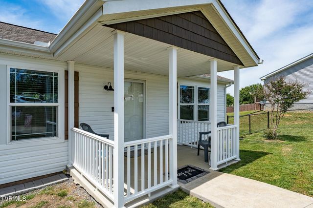 490 Roaming Drive, Chuckey, TN 37641