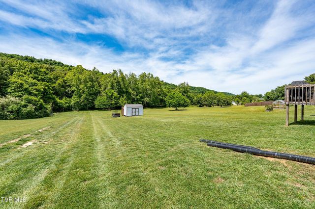 490 Roaming Drive, Chuckey, TN 37641