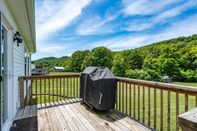 490 Roaming Drive, Chuckey, TN 37641