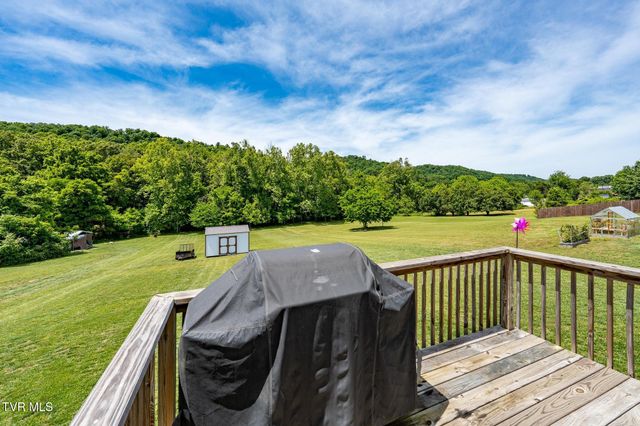 490 Roaming Drive, Chuckey, TN 37641