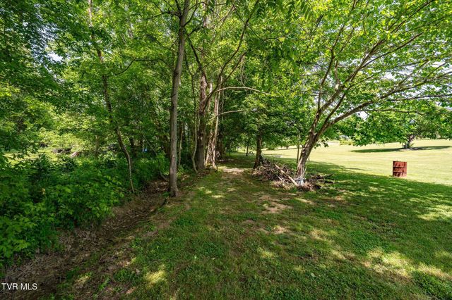 490 Roaming Drive, Chuckey, TN 37641