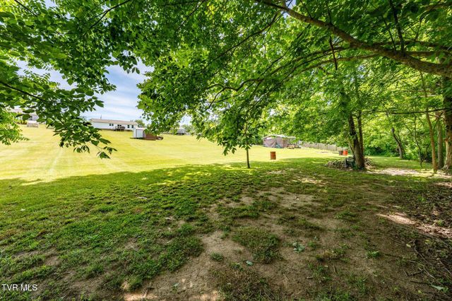 490 Roaming Drive, Chuckey, TN 37641