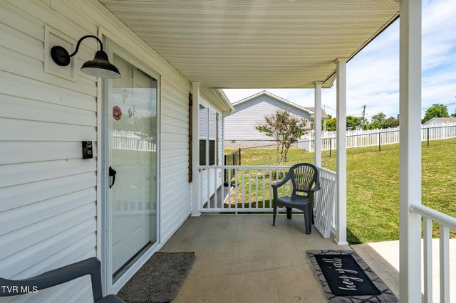 490 Roaming Drive, Chuckey, TN 37641