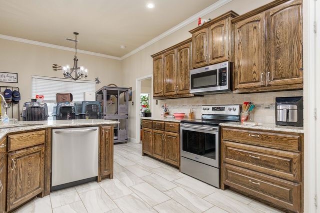 675 County Road 4935, Trenton, TX 75490