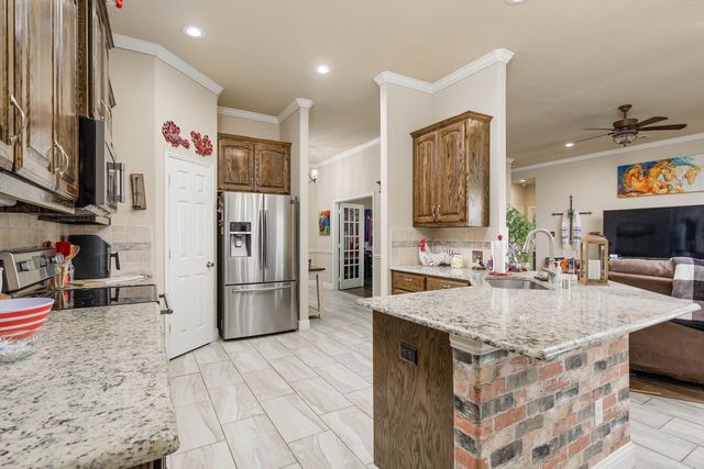 675 County Road 4935, Trenton, TX 75490