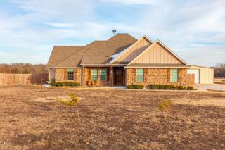 675 County Road 4935, Trenton, TX 75490