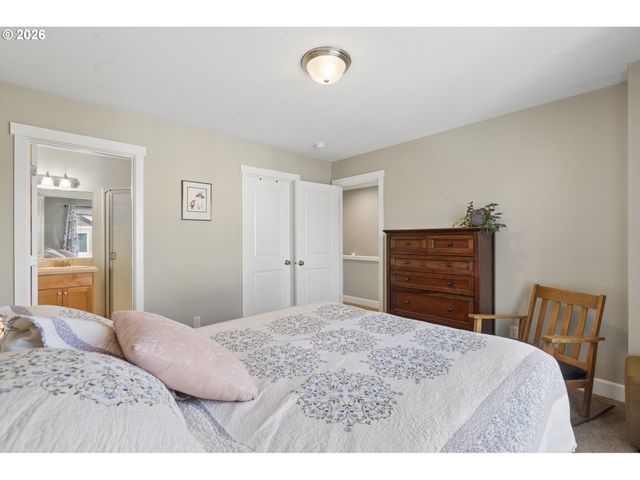 1721 N MANZANITA St, Canby, OR 97013