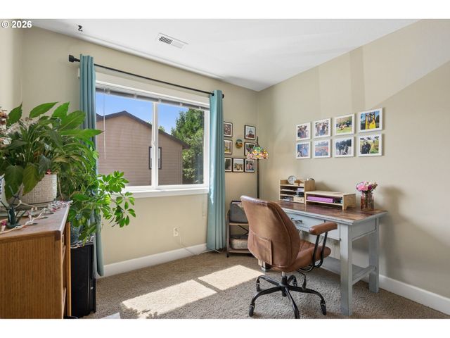 1721 N MANZANITA St, Canby, OR 97013