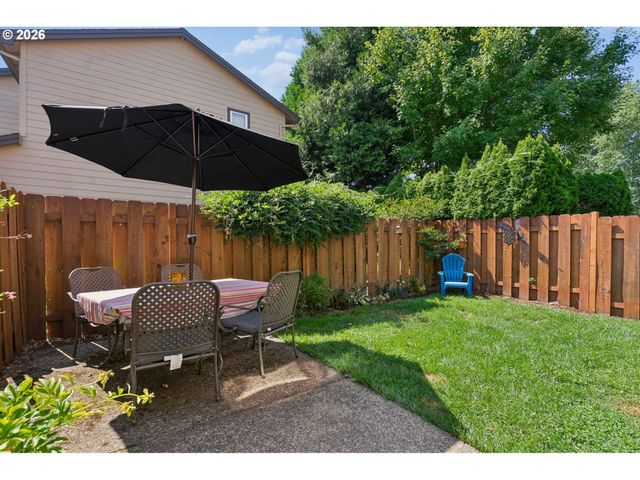 1721 N MANZANITA St, Canby, OR 97013