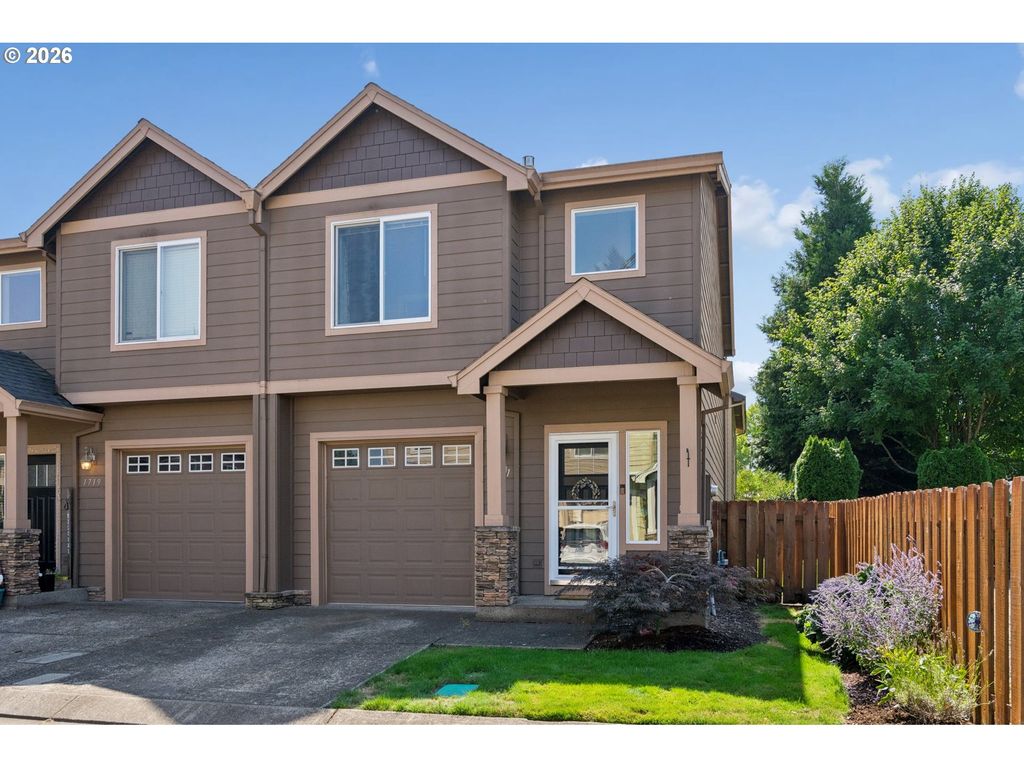 1721 N MANZANITA St, Canby, OR 97013