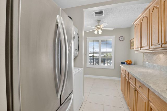 1141 Violet Terrace 202, Delray Beach, FL 33445