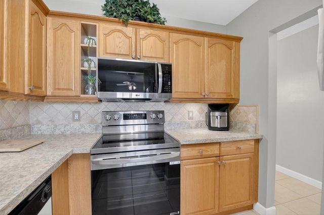 1141 Violet Terrace 202, Delray Beach, FL 33445