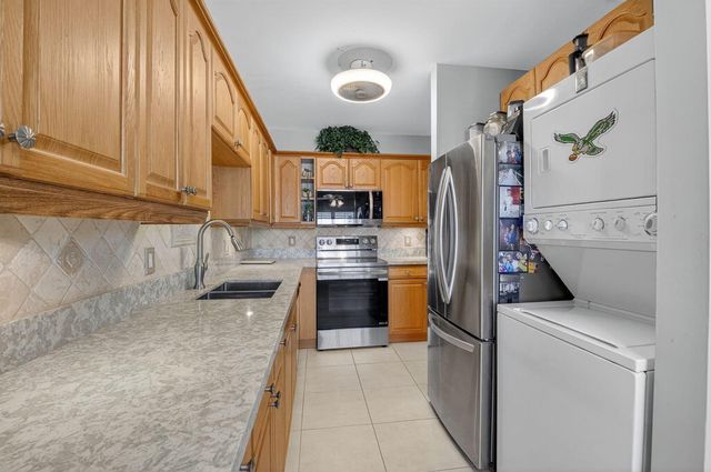 1141 Violet Terrace 202, Delray Beach, FL 33445