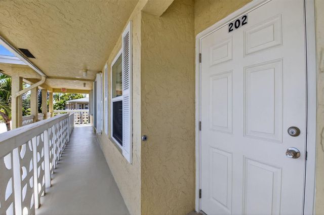 1141 Violet Terrace 202, Delray Beach, FL 33445