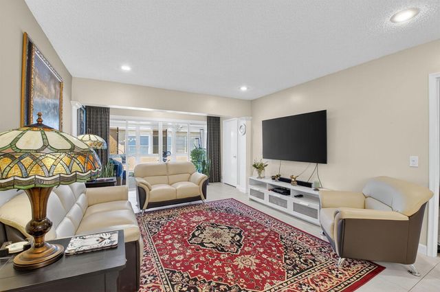 1141 Violet Terrace 202, Delray Beach, FL 33445