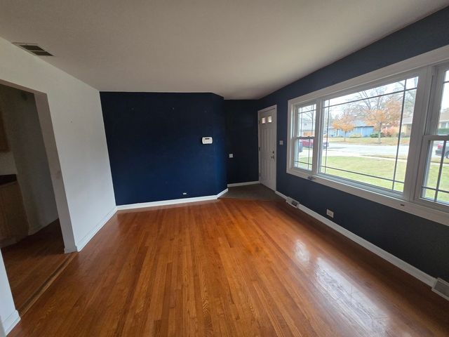 6108 Birmingham Street, Chicago Ridge, IL 60415